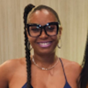 Meet your Posher, Tenesha